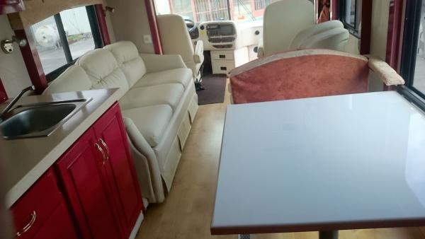 Amerikai luxus lakóbusz