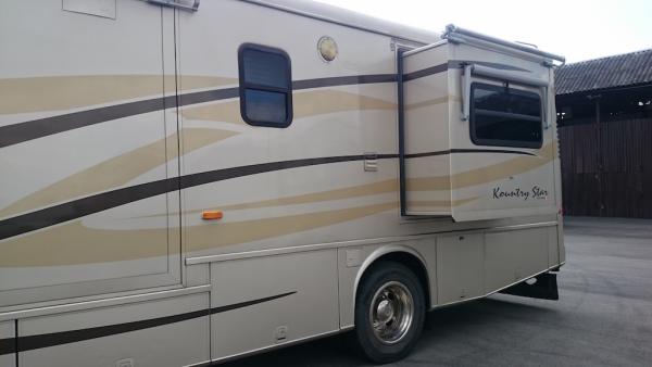 Amerikai luxus lakóbusz