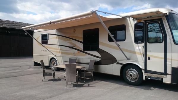 Amerikai luxus lakóbusz