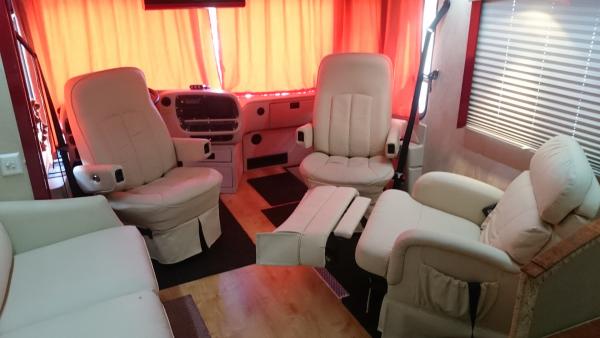 Amerikai luxus lakóbusz